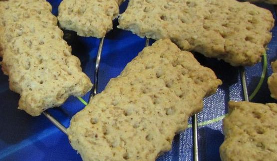 печенье-крекер с медом и грецкими орехами