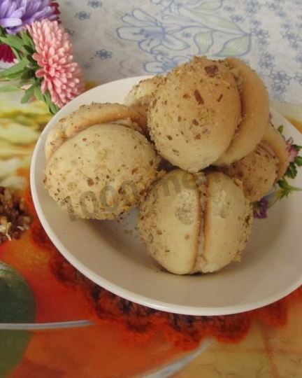 Рецепт печенья с начинкой из сметанного крема с орехами