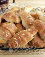 Рогалики из слоеного теста