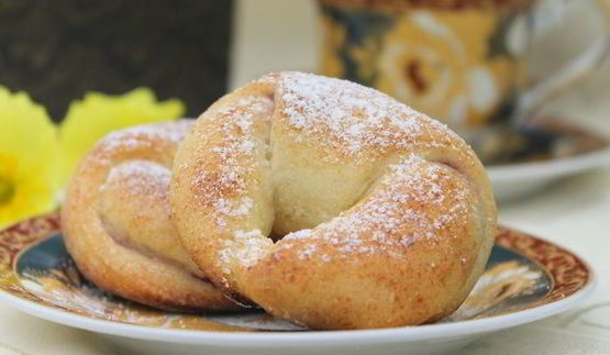 рогалики с сыром и джемом