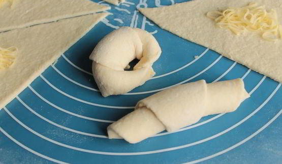 рогалики с сыром и джемом