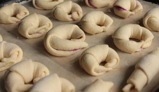 рогалики с сыром и джемом