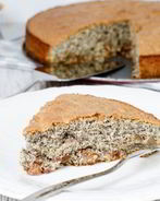 Домашний маковый пирог с грецкими орехами