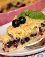 Хрустящий песочный пирог со смородиной