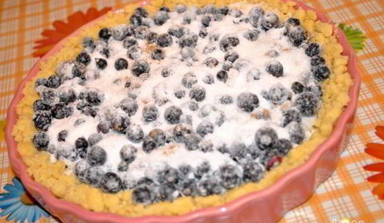 хрустящий песочный пирог со смородиной