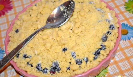 хрустящий песочный пирог со смородиной