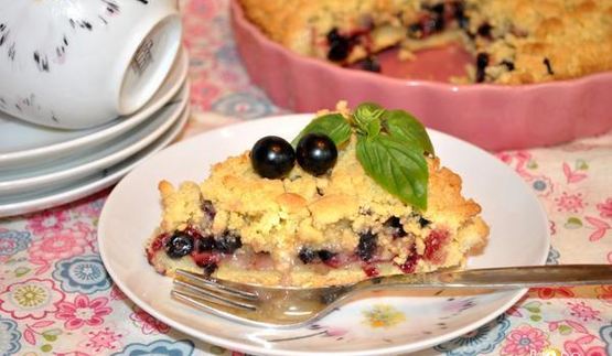 хрустящий песочный пирог со смородиной