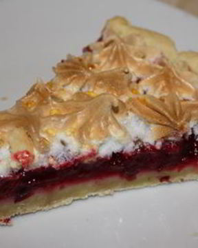 Клюквенный пирог с безе