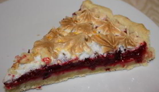 клюквенный пирог с безе