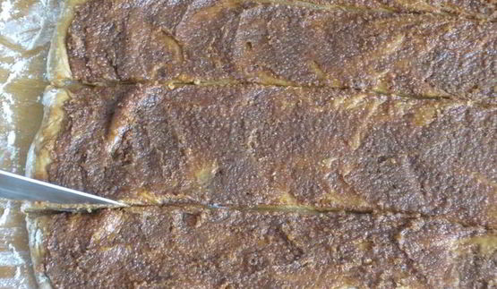 кофейный пирог-спираль с карамелью