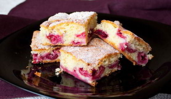 нарезной вишневый пирог