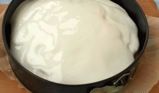 ореховый пирог с безе