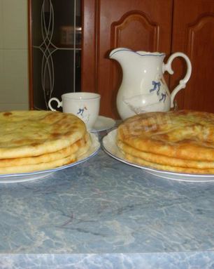 Осетинские пироги с зеленым луком