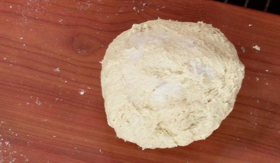 осетинский пирог с сулугуни и шпинатом