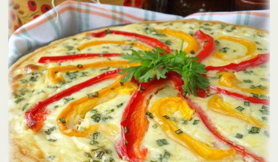 открытый деревенский пирог с сыром джюгас