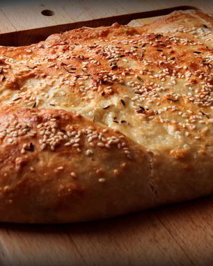 Пирог ароматный с сыром и творогом