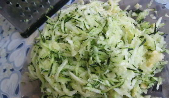 пирог из цукини с орехами