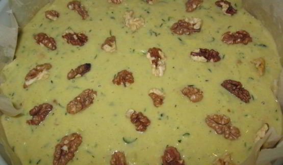 пирог из цукини с орехами