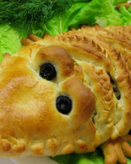 Рецепт пирога-крокодила с начинкой из фарша, лука и капусты