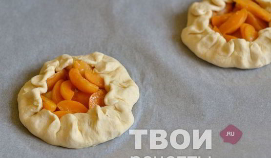 пирог с абрикосами