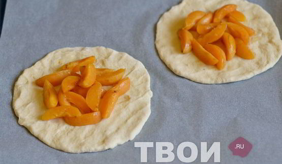 пирог с абрикосами