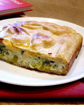 Пирог с брокколи и луком-пореем из картофельно-творожного теста За сердцем вслед