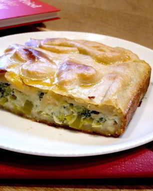 Пирог с брокколи и луком-пореем из картофельно-творожного теста За сердцем вслед