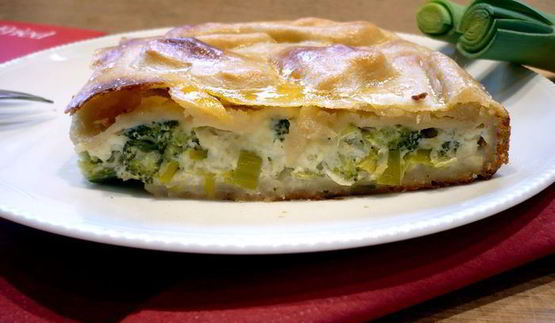 пирог с брокколи и луком-пореем из картофельно-творожного теста за сердцем вслед