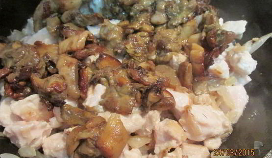 пирог-жульен с курицей и грибами