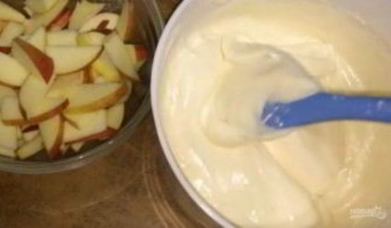 пышный яблочный пирог