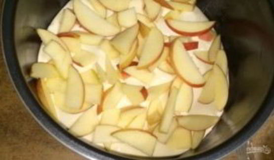 пышный яблочный пирог