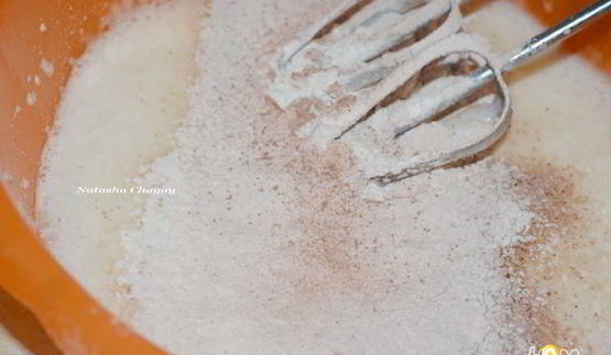 шоколадно-медовый пирог с абрикосами