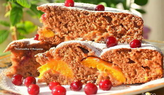 шоколадно-медовый пирог с абрикосами