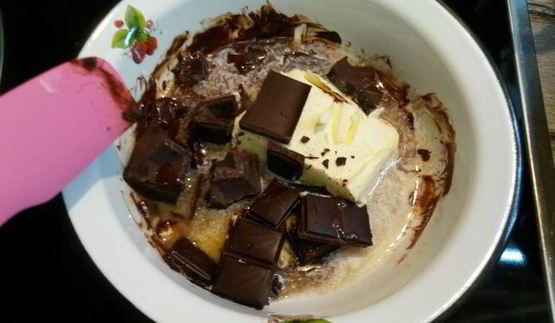 шоколадный пирог с булочками