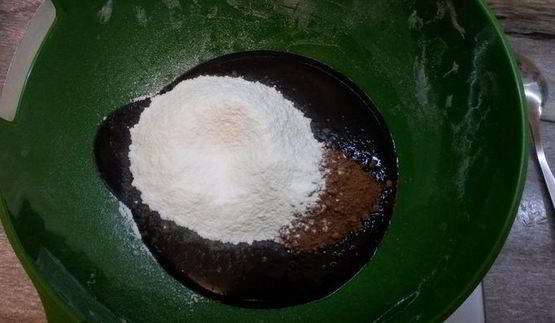 шоколадный пирог с булочками