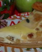 Слоеный пирог с яблоками из готового теста