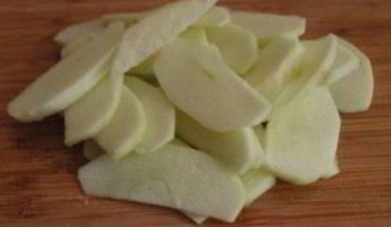 слоеный пирог с яблоками из готового теста