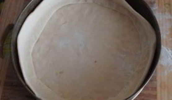 слоеный пирог с яблоками из готового теста