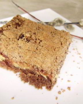 Творожный пирог со штрейзелем и айвой