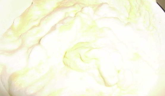 творожный пирог со штрейзелем и айвой