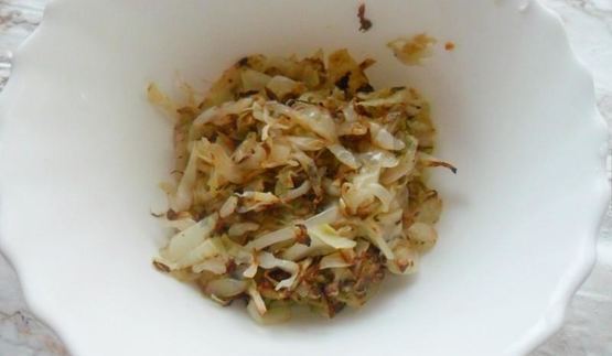 дрожжевые пирожки с капустой и яйцом в духовке