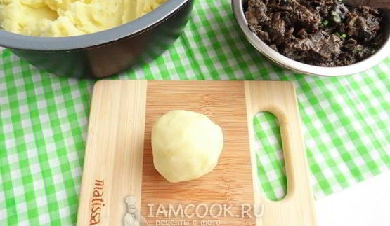 картофельные пирожки с грибами