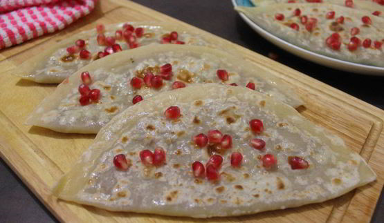 кутабы с мясом и гранатом