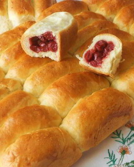 Рецепт маминых пирожков с вишней