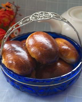 Печеные пирожки из дрожжевого теста