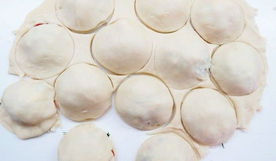 пирожки-бомбочки с фетой, помидорами и зеленью