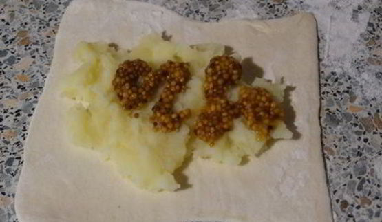 пирожки из готового слоёного теста