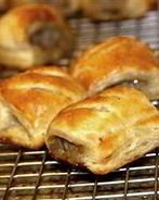 Пирожки из слоеного теста с шампиньонами