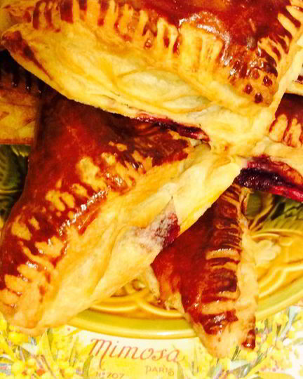 Рецепт пирожков из слоеного теста вишня на коньяке