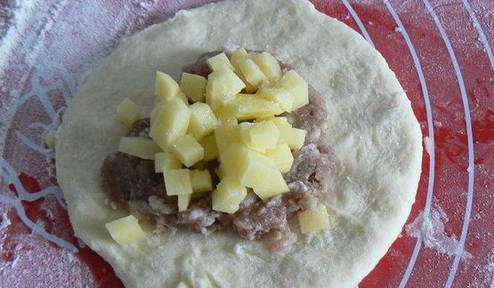 пирожки из творожного теста с мясом и картошкой